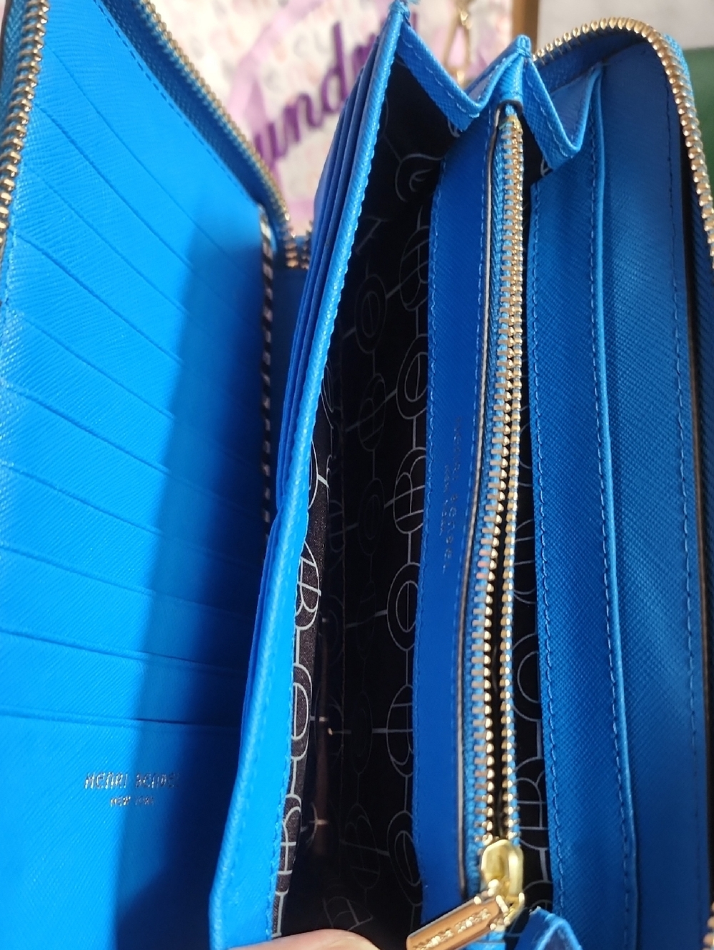 Sellers Bundle Of 7 Bags, 3 Henri Bendel, 2 Michael Kors, 2 Tignanello Euc - Picture 4 of 16